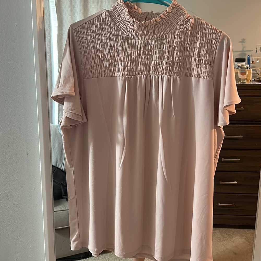 Short sleeved pink dress shirt